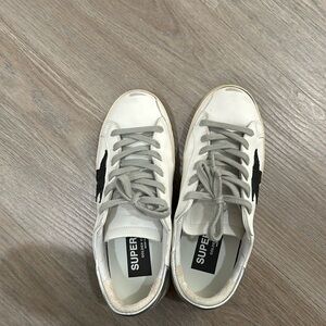 Golden goose sneaker size 37 US7